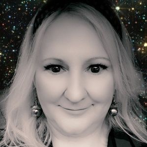 Meet your Posher, Carolyn